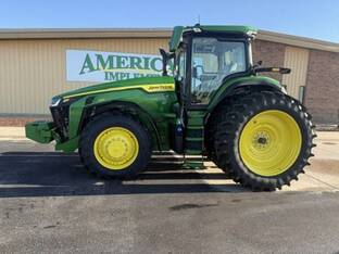 2025 John Deere 8R 230