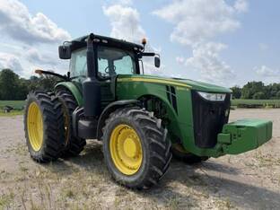 2014 John Deere 8260R