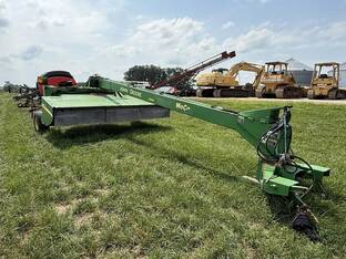 John Deere 946