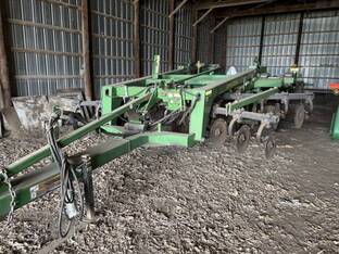 2005 John Deere 2700