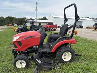 2017 Yanmar SA221