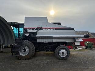 2000 Gleaner R62