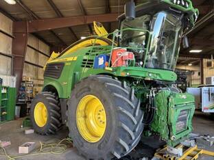 2023 John Deere 9900
