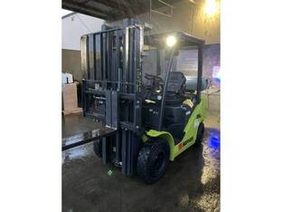 2023 Clark S25L