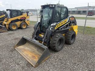 2021 New Holland L320