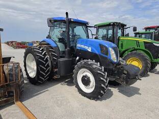 2015 New Holland T7.210