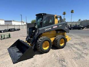 2023 John Deere 332G