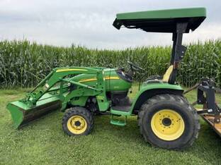 2008 John Deere 3320