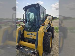 2019 Gehl V330