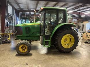 2004 John Deere 6220