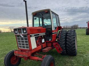International 1086