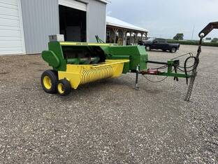 1987 John Deere 328