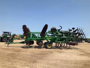 2015 John Deere 2730