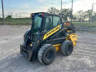 2017 New Holland L228