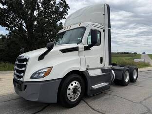 2021 Freightliner CASCADIA 126