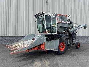 1977 Gleaner F2
