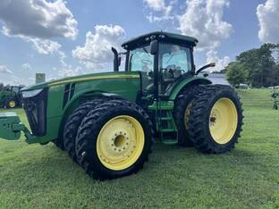 2013 John Deere 8260R