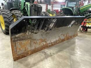 2017 Grouser AG220