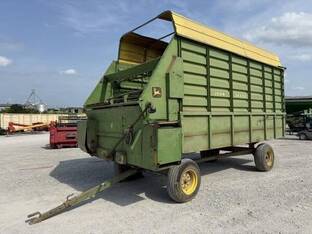 John Deere 716
