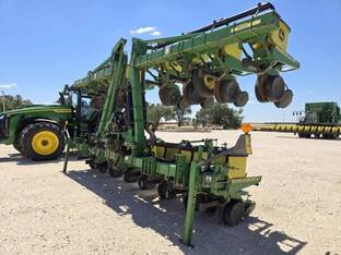 2004 John Deere 1720