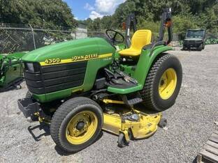 2000 John Deere 4300