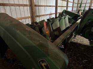 2006 John Deere 693