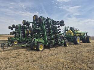 John Deere N560F