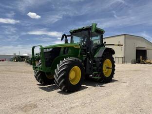 2025 John Deere 7R 230