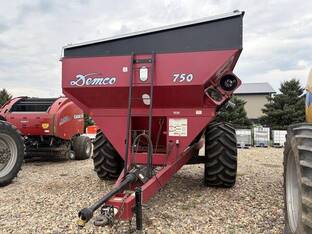 2010 Demco 750
