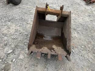 BACKHOE BUCKET