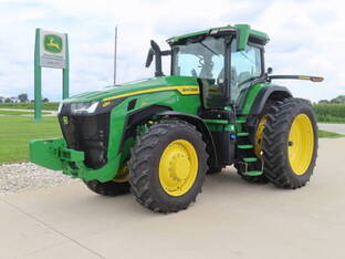 2025 John Deere 8R 250