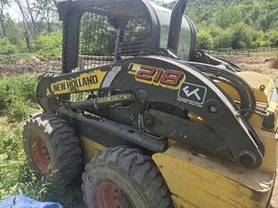 2015 New Holland L218