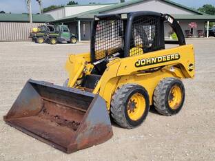 2001 John Deere 240