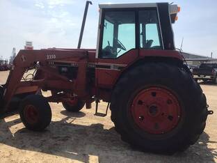 International 986