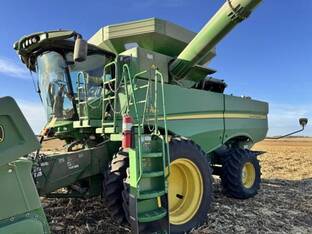 2021 John Deere S760