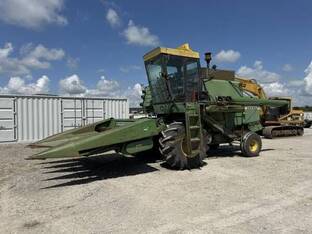 John Deere 4420