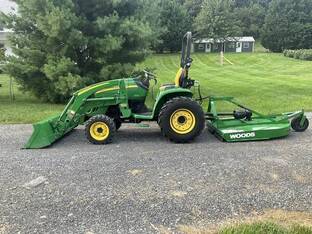 2011 John Deere 3320