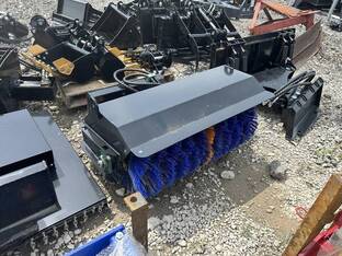 MINI SKID STEER ANGLE SWEEPER