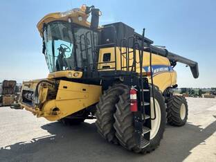 2014 New Holland CR8090