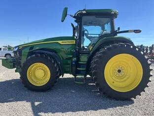 2024 John Deere 8R 230