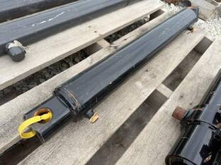 HYDRAULIC CYLINDER