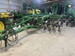 2007 John Deere 2700