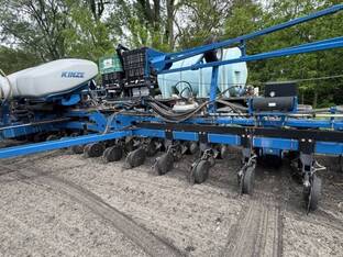 2014 Kinze 4900