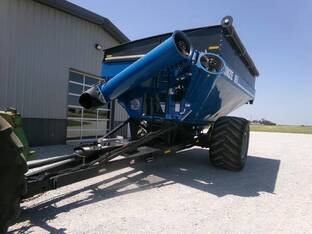 2022 Kinze 1051