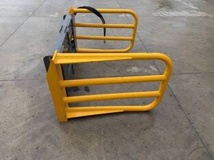MAST FARM SERVICE BALE CLAMP