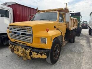 1989 Ford F800