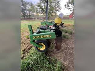 2011 John Deere 2100