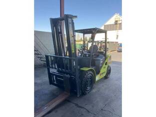 2023 Clark S40D