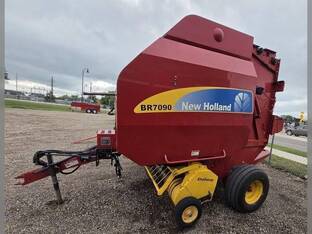 2011 New Holland BR7090