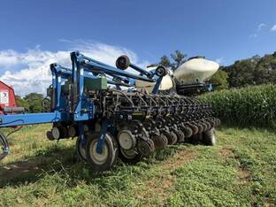 2013 Kinze 3700